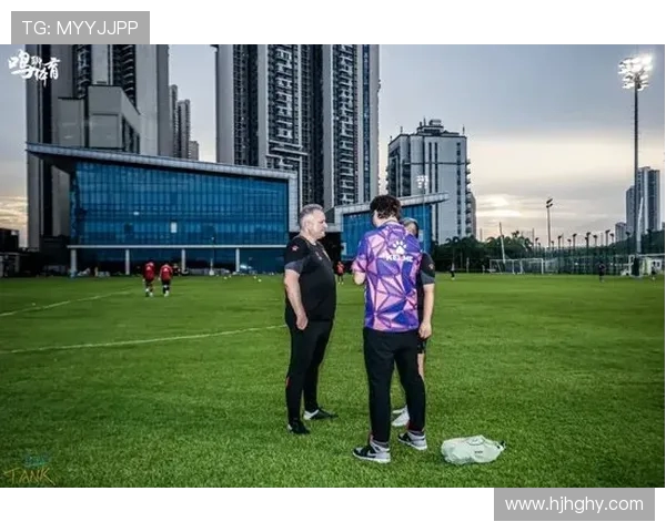 西班牙足球战术分析：中路突破打法的战术理念与实践探讨