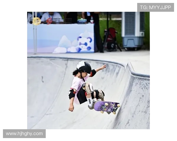 成都飞盘队逆袭之旅滑板精英赛特别报道展现团队精神与拼搏力量